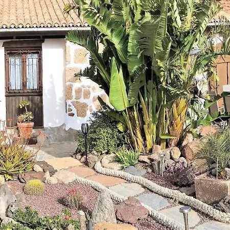 Renllon Country house